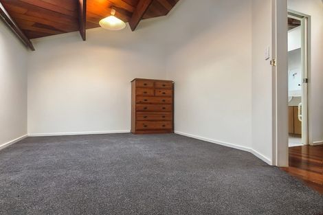 Photo of property in Metro Apartments, 17/220 Thorndon Quay, Pipitea, Wellington, 6011