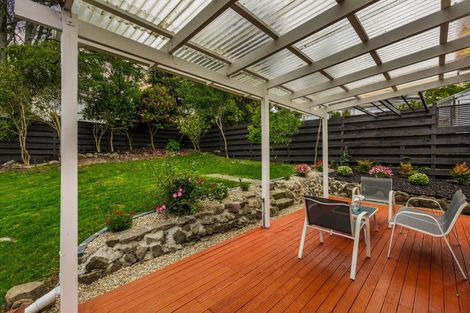 Photo of property in 17 Malmo Place, Massey, Auckland, 0614