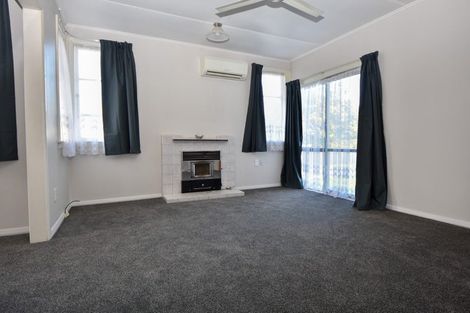 Photo of property in 132 Pembroke Street, Carterton, 5713