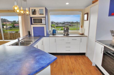 Photo of property in 50a Signal Street, Foxton Beach, Foxton, 4815