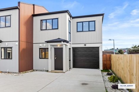Photo of property in 40d Trentham Road, Papakura, 2110
