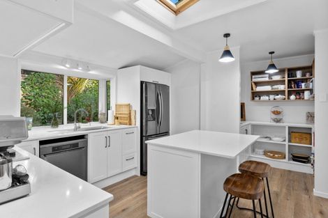 Photo of property in 74 Waima Crescent, Titirangi, Auckland, 0604