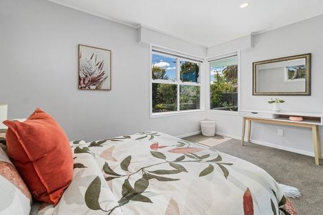 Photo of property in 27 High Road, Glenfield, Auckland, 0629