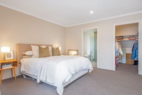Photo of property in 26 Atlantic Drive, Fitzherbert, Palmerston North, 4410