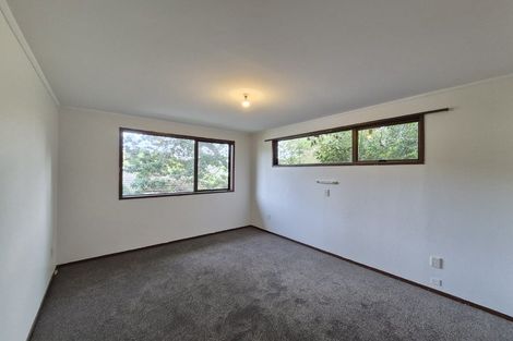 Photo of property in 6 Garner Place, Glenfield, Auckland, 0629