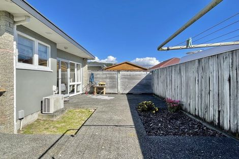 Photo of property in 6/110 Martin Street, Wallaceville, Upper Hutt, 5018