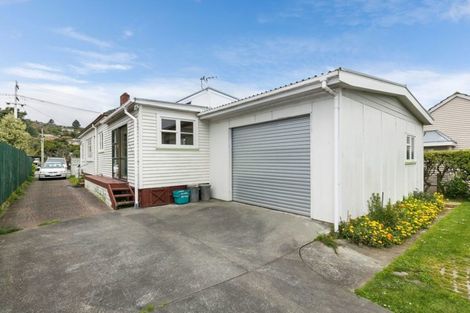 Photo of property in 369 Waiwhetu Road, Fairfield, Lower Hutt, 5011