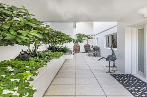 Photo of property in 2/11 Maida Vale Road, Roseneath, Wellington, 6011