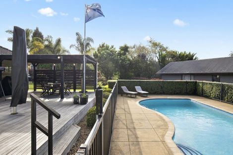 Photo of property in 24 Glencairn Place, Buckland, Pukekohe, 2677