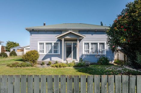 Photo of property in 66 Allardice Street, Dannevirke, 4930