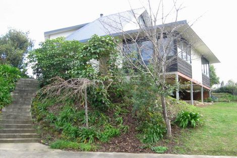 Photo of property in 41 Springdale Grove, Fitzherbert, Palmerston North, 4410