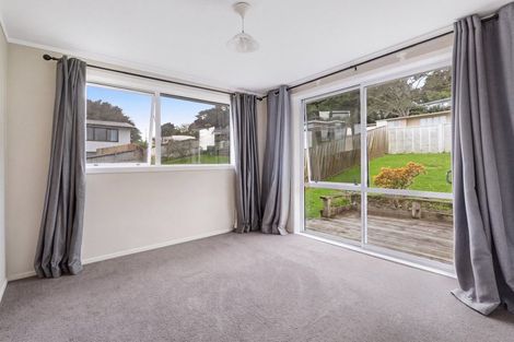 Photo of property in 11 Zita Avenue, Matakatia, Whangaparaoa, 0930