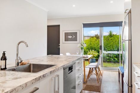 Photo of property in 1 Purei Lane, Massey, Auckland, 0614