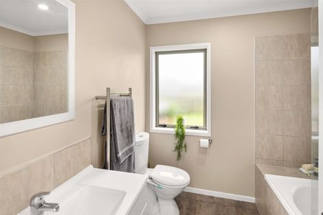 Photo of property in 226 Mark Avenue, Grenada Village, Wellington, 6037