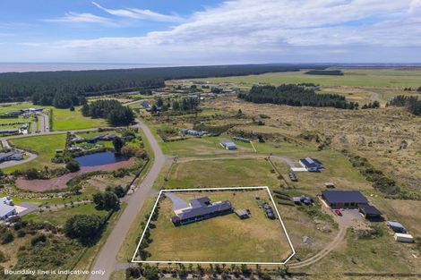 Photo of property in 8 Kanuka Drive, Waitarere, Levin, 5510