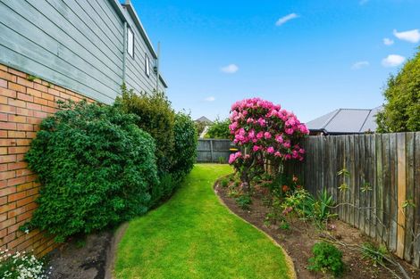 Photo of property in 2/4 Gatonby Place, Avonhead, Christchurch, 8042