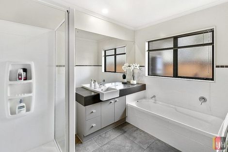 Photo of property in 13 Girvan Terrace, Wattle Downs, Auckland, 2103