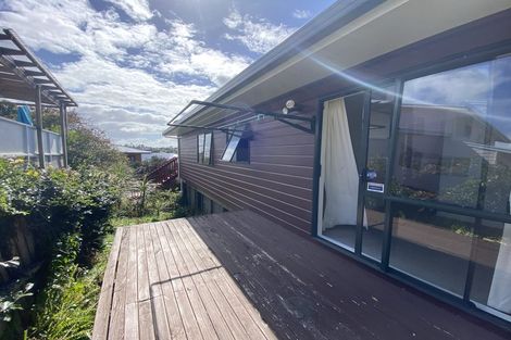 Photo of property in 1/76 Target Road, Totara Vale, Auckland, 0629