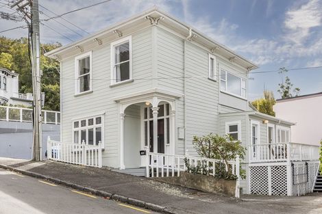 Photo of property in 18 Newman Terrace, Thorndon, Wellington, 6011