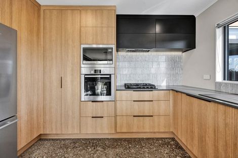 Photo of property in 9a Dolphin Parade, Bell Block, New Plymouth, 4312