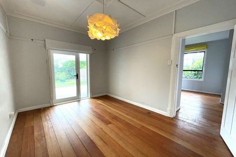 Photo of property in 57 Fitzroy Road, Fitzroy, New Plymouth, 4312