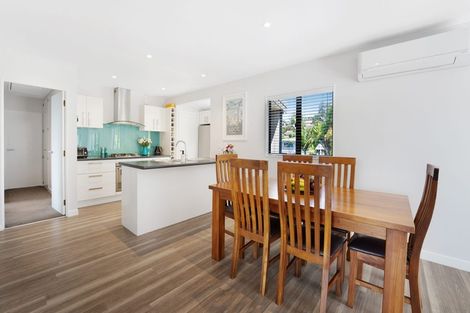 Photo of property in 81b William Bayes Place, Red Beach, 0932