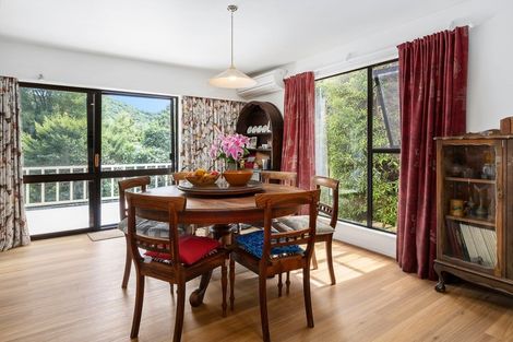 Photo of property in 34 Milton Terrace, Picton, 7220