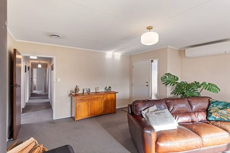 Photo of property in 10 Avon Street, Rongotea, 4476