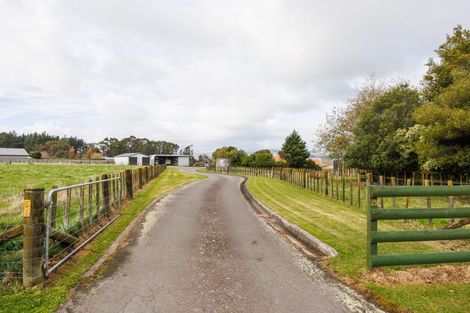 Photo of property in 25 Schnell Drive, Kelvin Grove, Palmerston North, 4414