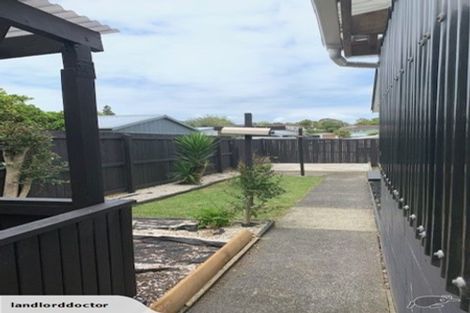 Photo of property in 43 Burbank Avenue, Manurewa, Auckland, 2102