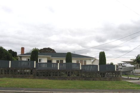 Photo of property in 20 Tiri Tiri Road, Birkdale, Auckland, 0626