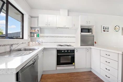 Photo of property in 1/56 Glenvar Road, Torbay, Auckland, 0630