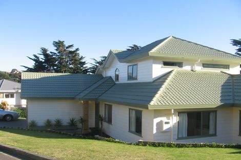 Photo of property in 28 Saunders Close, Whitby, Porirua, 5024