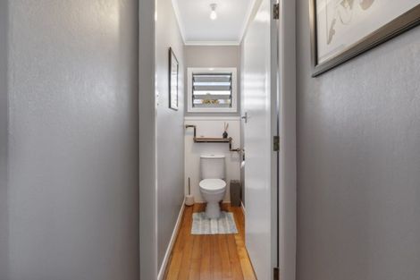 Photo of property in 2 Busing Avenue, Papakura, 2110