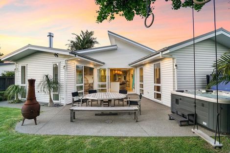 Photo of property in 24 Motuora Road, Manly, Whangaparaoa, 0930