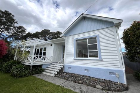 Photo of property in 20 Holsworthy Road, Lower Vogeltown, New Plymouth, 4310