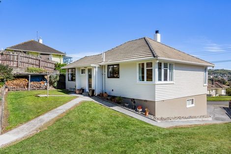 Photo of property in 30 Chaffey Crescent, Titahi Bay, Porirua, 5022