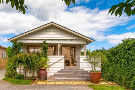 Photo of property in 30 Walker Road, Point Chevalier, Auckland, 1022