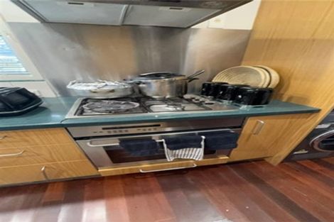 Photo of property in 242 Whitney Street, Blockhouse Bay, Auckland, 0600