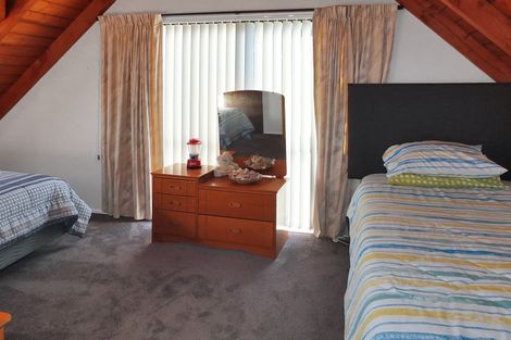 Photo of property in 38 Hennessy Street East, Foxton Beach, Foxton, 4815