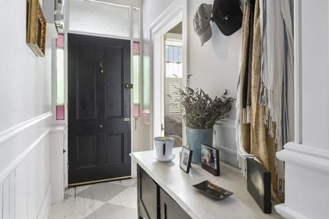 Photo of property in 323 Rattray Street, Dunedin Central, Dunedin, 9016