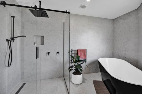 Photo of property in 1 Larlin Drive, Hawera, 4675