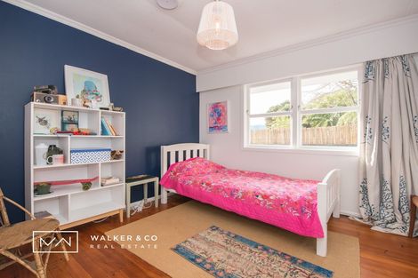 Photo of property in 97 Pinehaven Road, Pinehaven, Upper Hutt, 5019