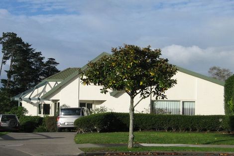 Photo of property in 23 Bernie Edwards Place, Botany Downs, Auckland, 2010