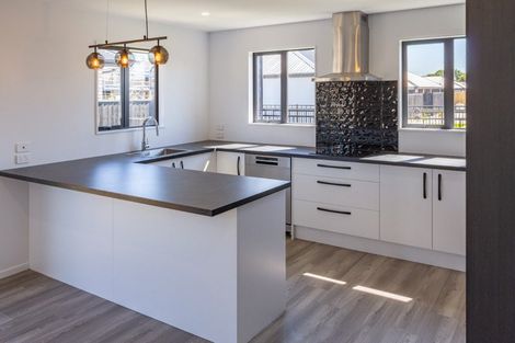 Photo of property in 69 Akoranga Place, Hornby, Christchurch, 8042