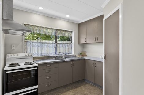 Photo of property in 2/5a Tahurangi Place, Spotswood, New Plymouth, 4310