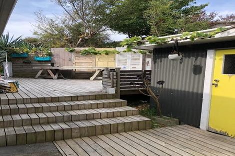 Photo of property in 46 Waimea Road, Waikanae Beach, Waikanae, 5036