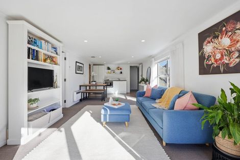 Photo of property in 5 Liston Crescent, Cockle Bay, Auckland, 2014