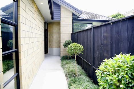 Photo of property in 33 Sunningdale Street, Wattle Downs, Auckland, 2103