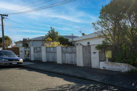 Photo of property in 6 Walker Avenue, Paremata, Porirua, 5026